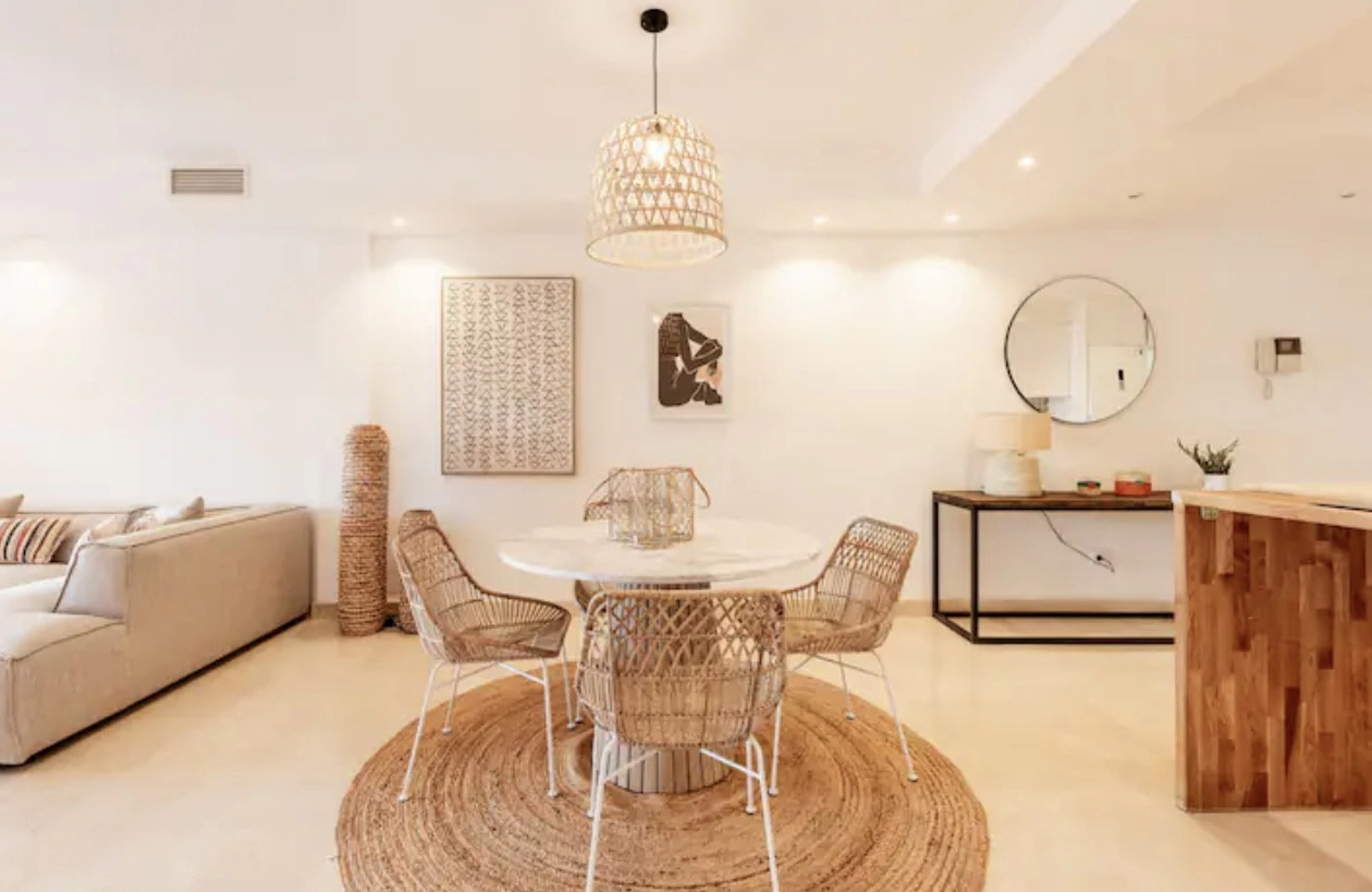 Apartment for sale in Oasis de Marbella, Marbella Golden Mile