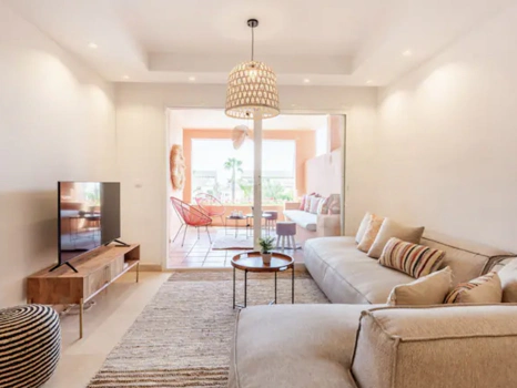 Stylish 2-Bedroom Apartment on Marbella’s Golden Mile with Gym & Underground Parking