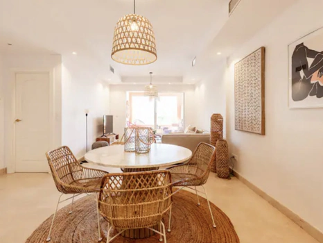 Stylish 2-Bedroom Apartment on Marbella’s Golden Mile with Gym & Underground Parking