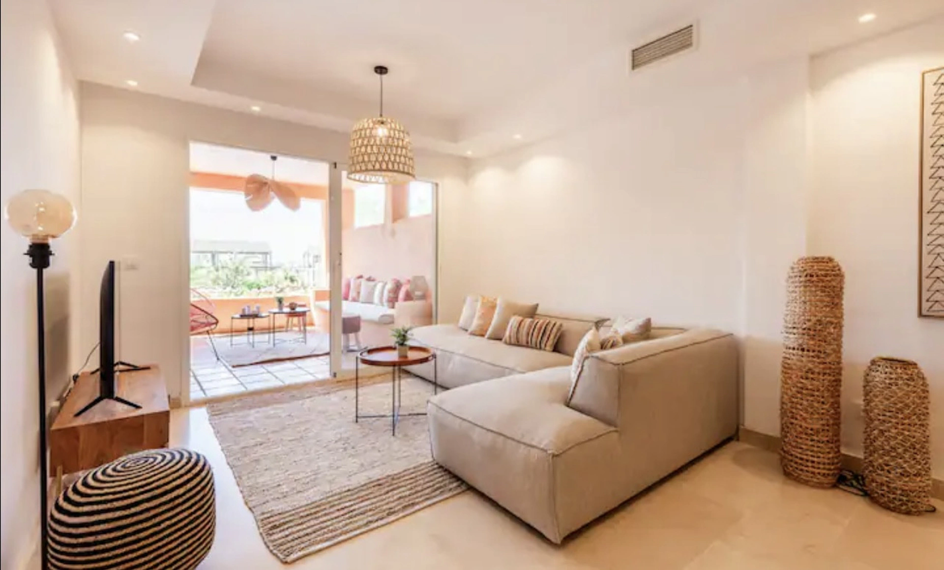 Apartment for sale in Oasis de Marbella, Marbella Golden Mile