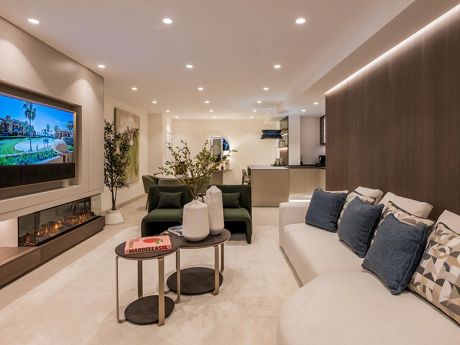 Luxury Ground Floor Apartment in Bahía del Velerín, Beachfront Between Marbella and Estepona