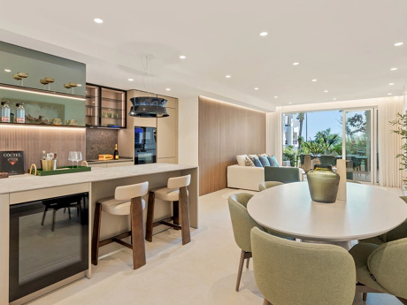 Luxury Ground Floor Apartment in Bahía del Velerín, Beachfront Between Marbella and Estepona