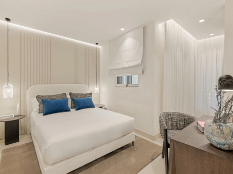 Luxury Ground Floor Apartment in Bahía del Velerín, Beachfront Between Marbella and Estepona