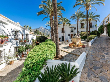 Charming Andalusian Townhouse in Las Lomas del Marbella Club