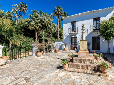 Charming Andalusian Townhouse in Las Lomas del Marbella Club