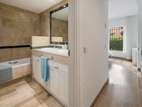 Elegant Ground Floor Apartment with Garden Access in Hacienda Elviria