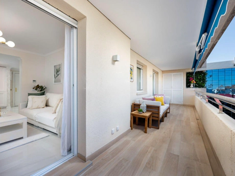 Frontline Beach Modern 2-Bedroom Apartment in Puerto Banús with Terrace & Luxury Amenities
