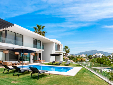 Contemporary Luxury Villa with Panoramic Sea Views in La Alquería