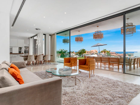 Contemporary Luxury Villa with Panoramic Sea Views in La Alquería