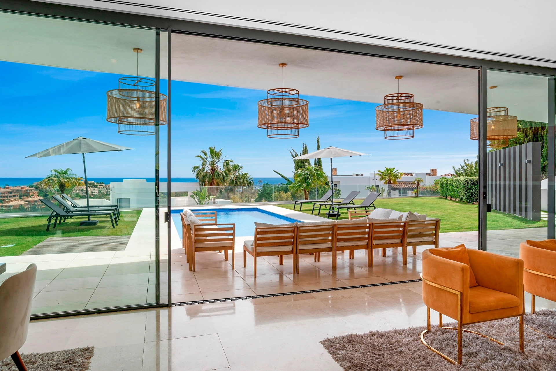 Villa for sale in Benahavis