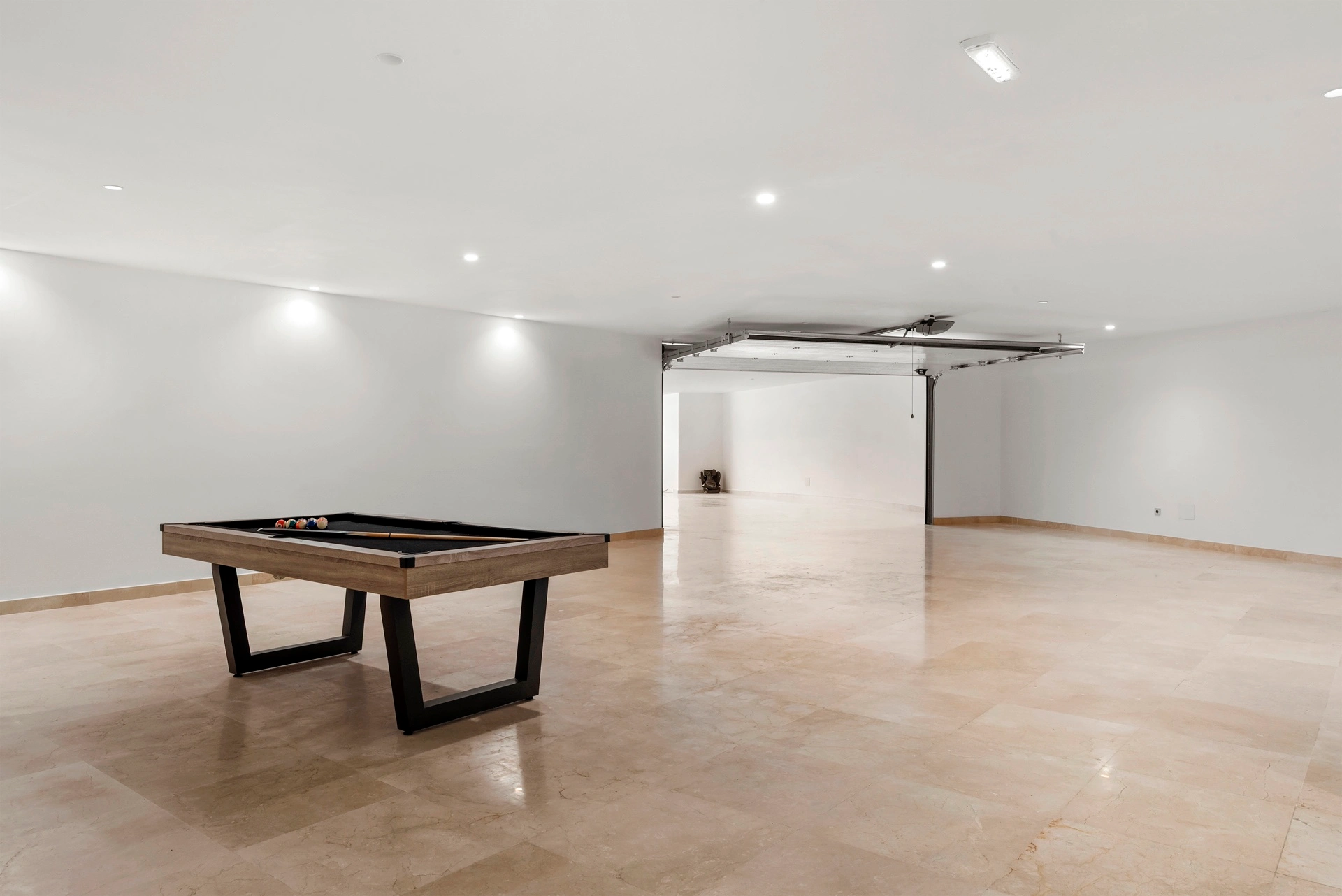 Villa for sale in Benahavis