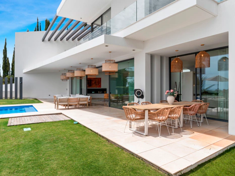 Contemporary Luxury Villa with Panoramic Sea Views in La Alquería