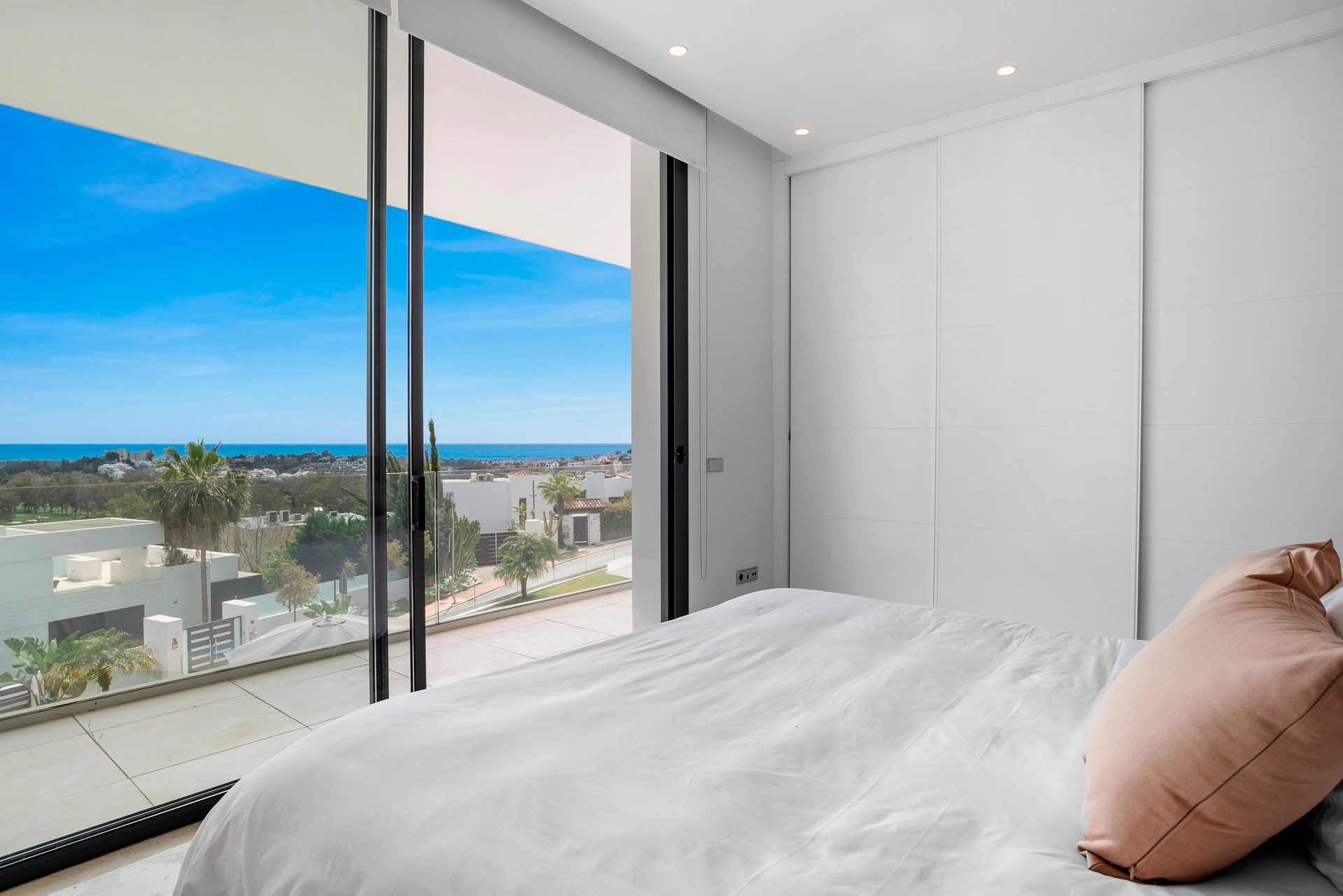 Villa for sale in Benahavis