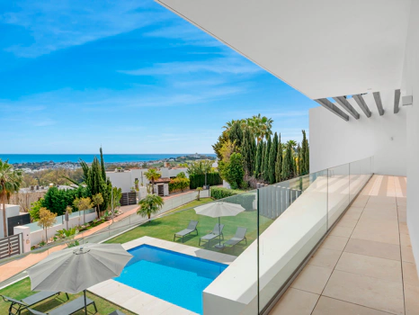 Contemporary Luxury Villa with Panoramic Sea Views in La Alquería