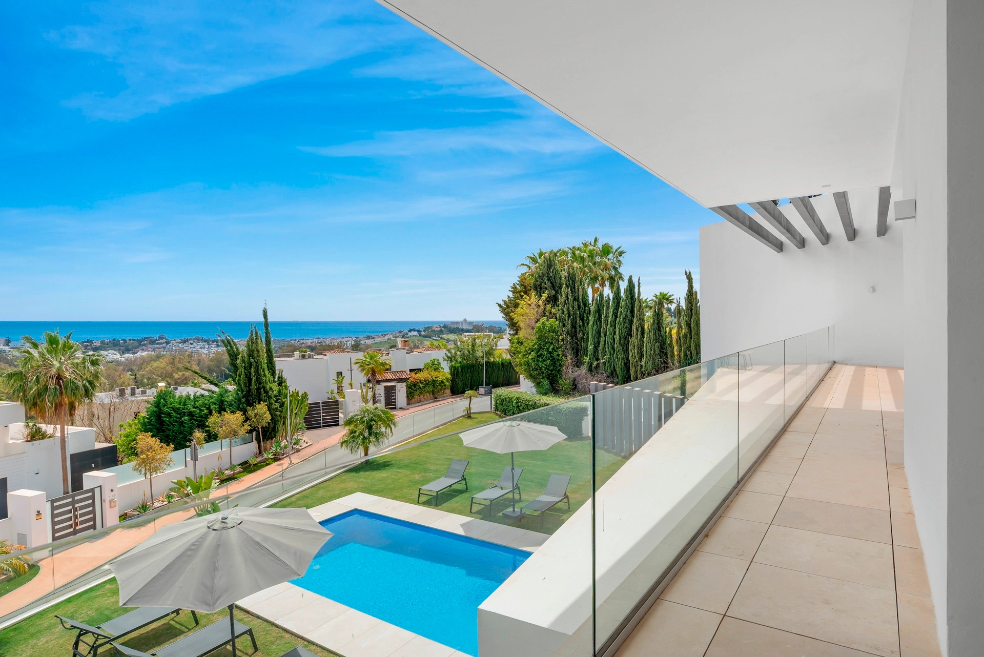 Villa for sale in Benahavis