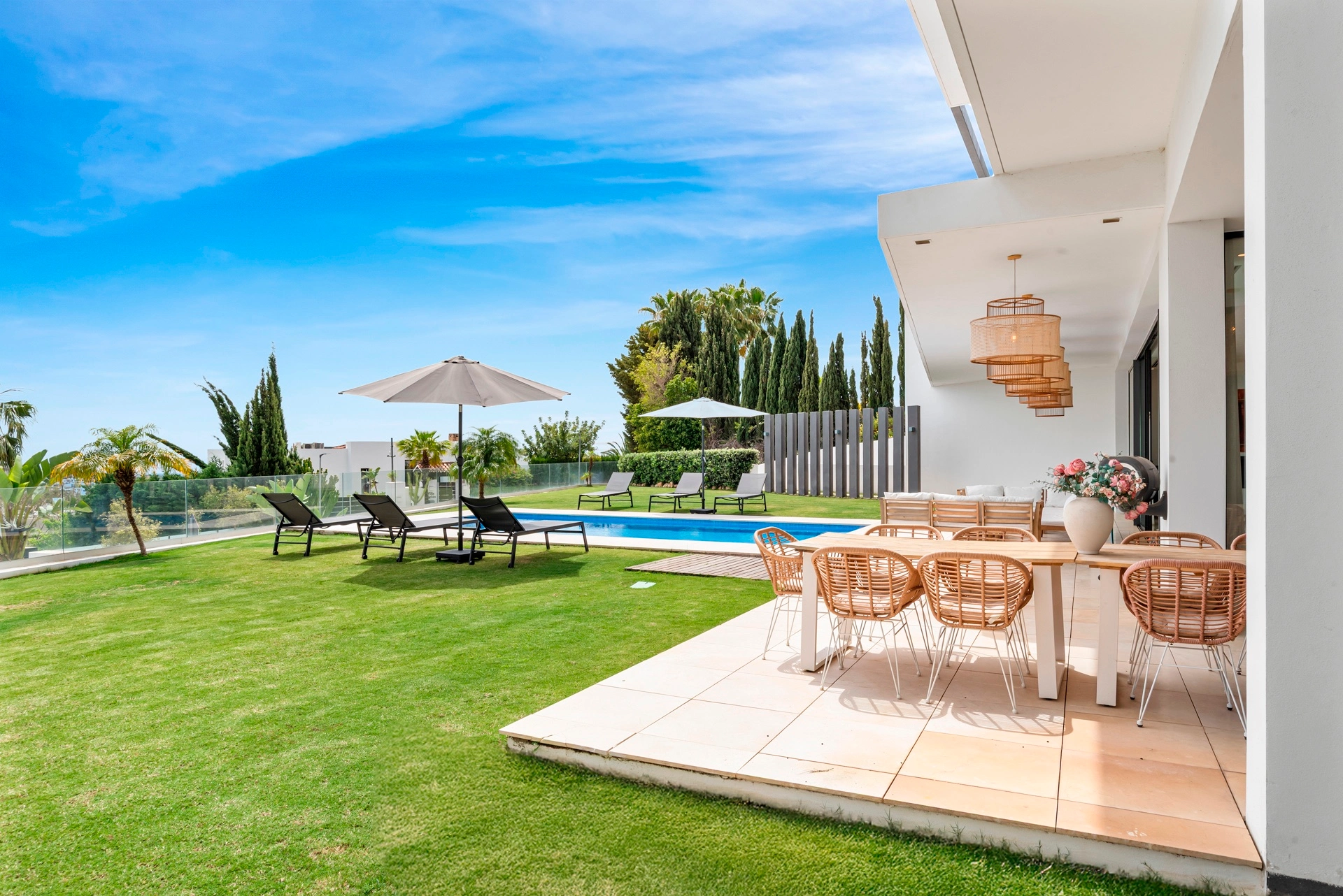 Villa for sale in Benahavis
