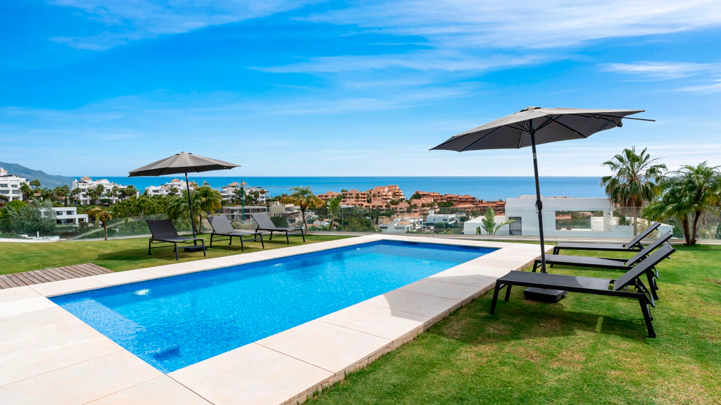 Contemporary Luxury Villa with Panoramic Sea Views in La Alquería