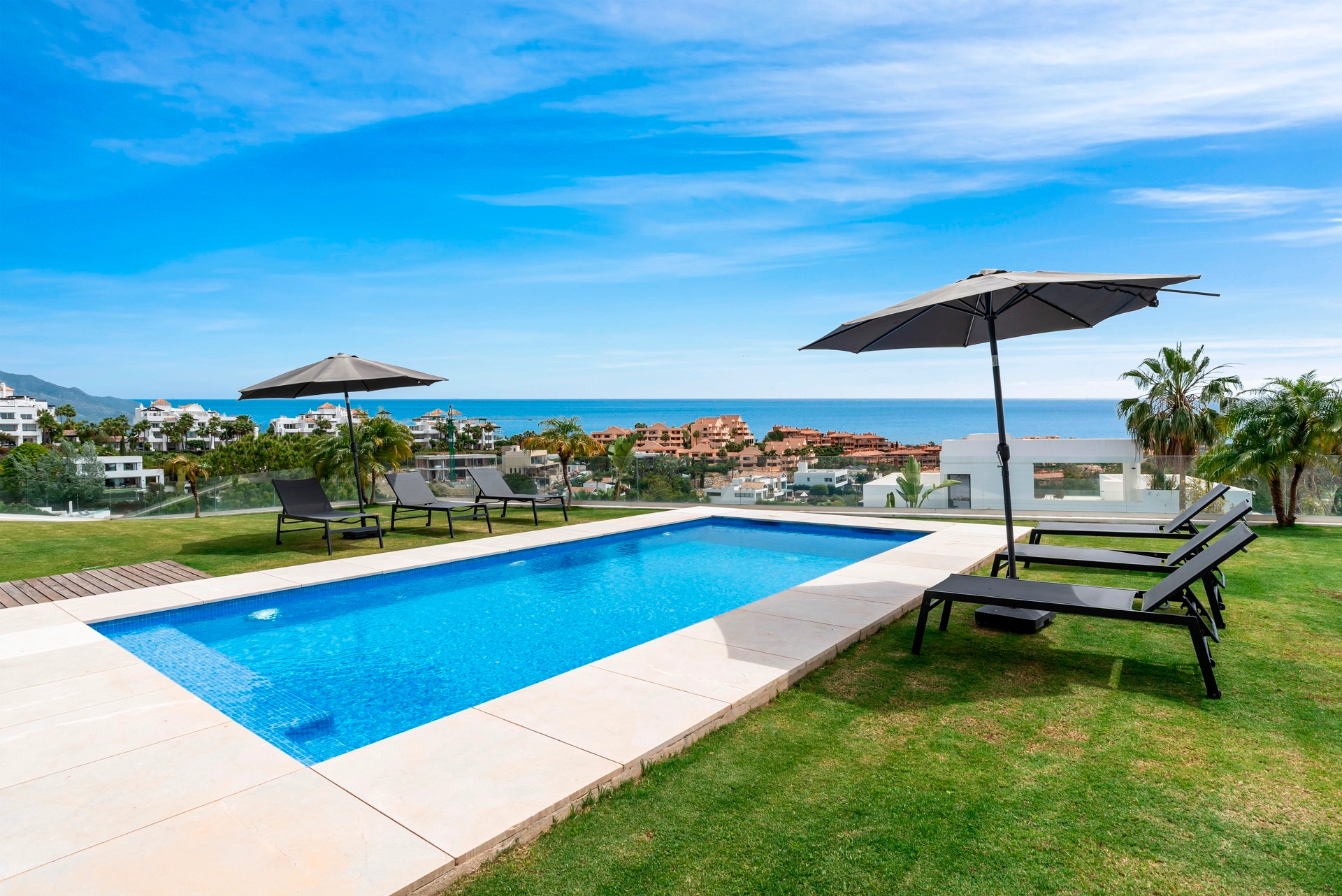 Villa for sale in Benahavis