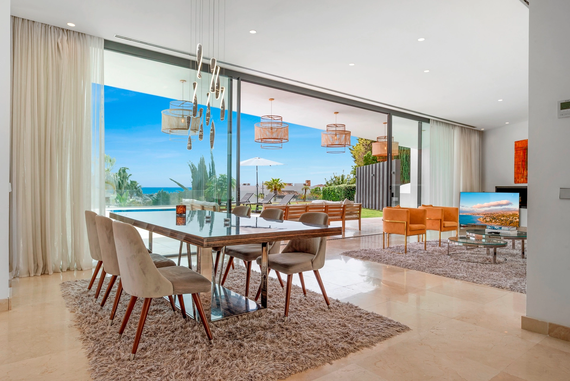 Villa for sale in Benahavis