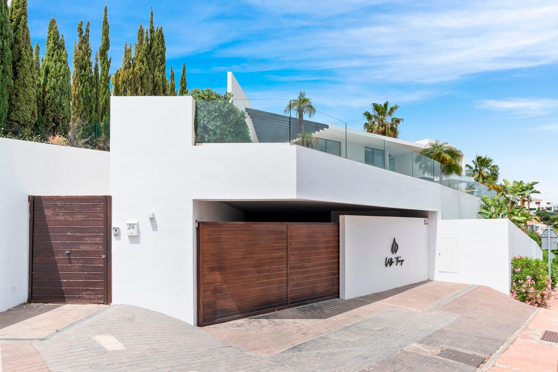 Villa for sale in Benahavis