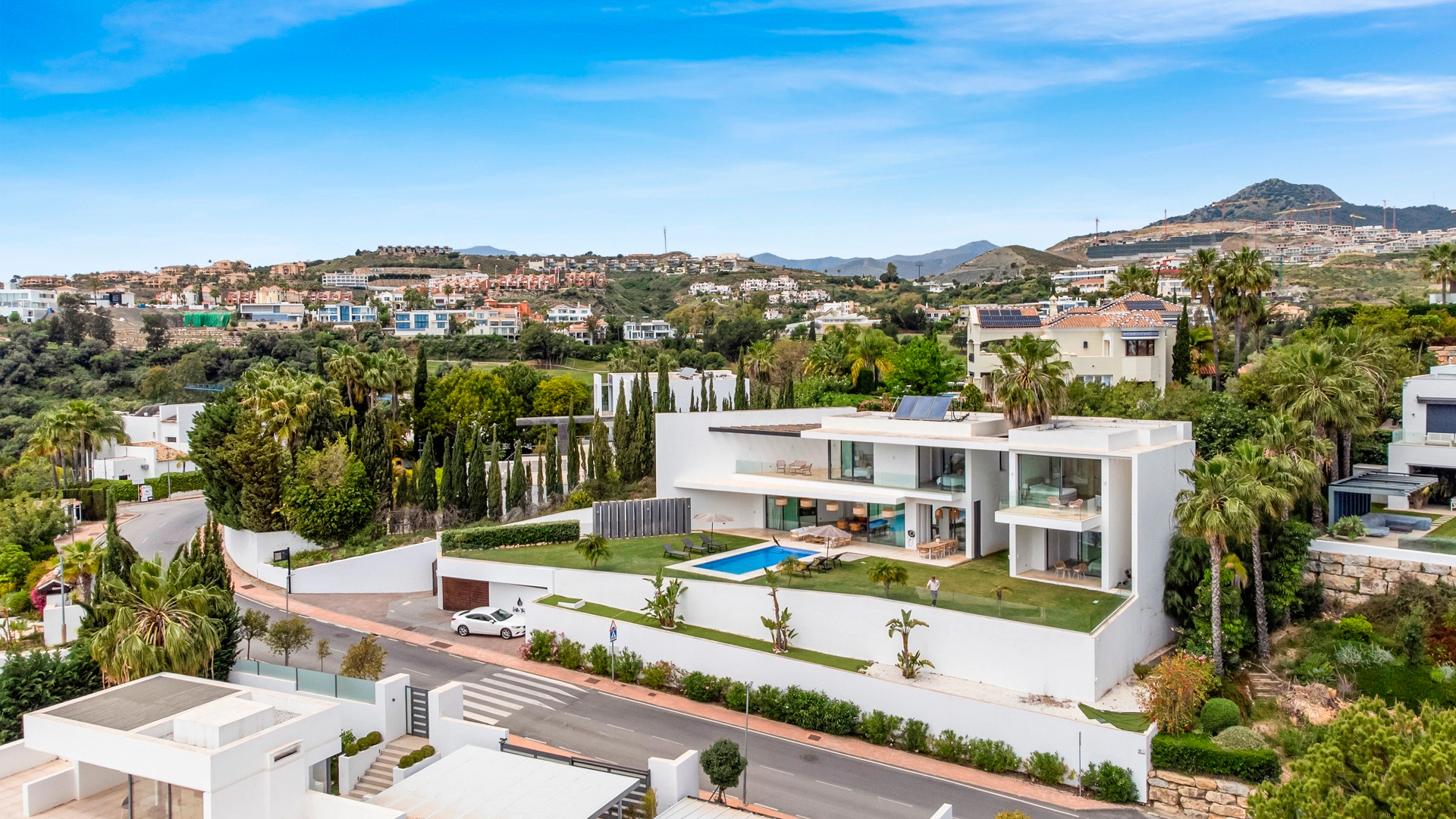 Villa for sale in Benahavis