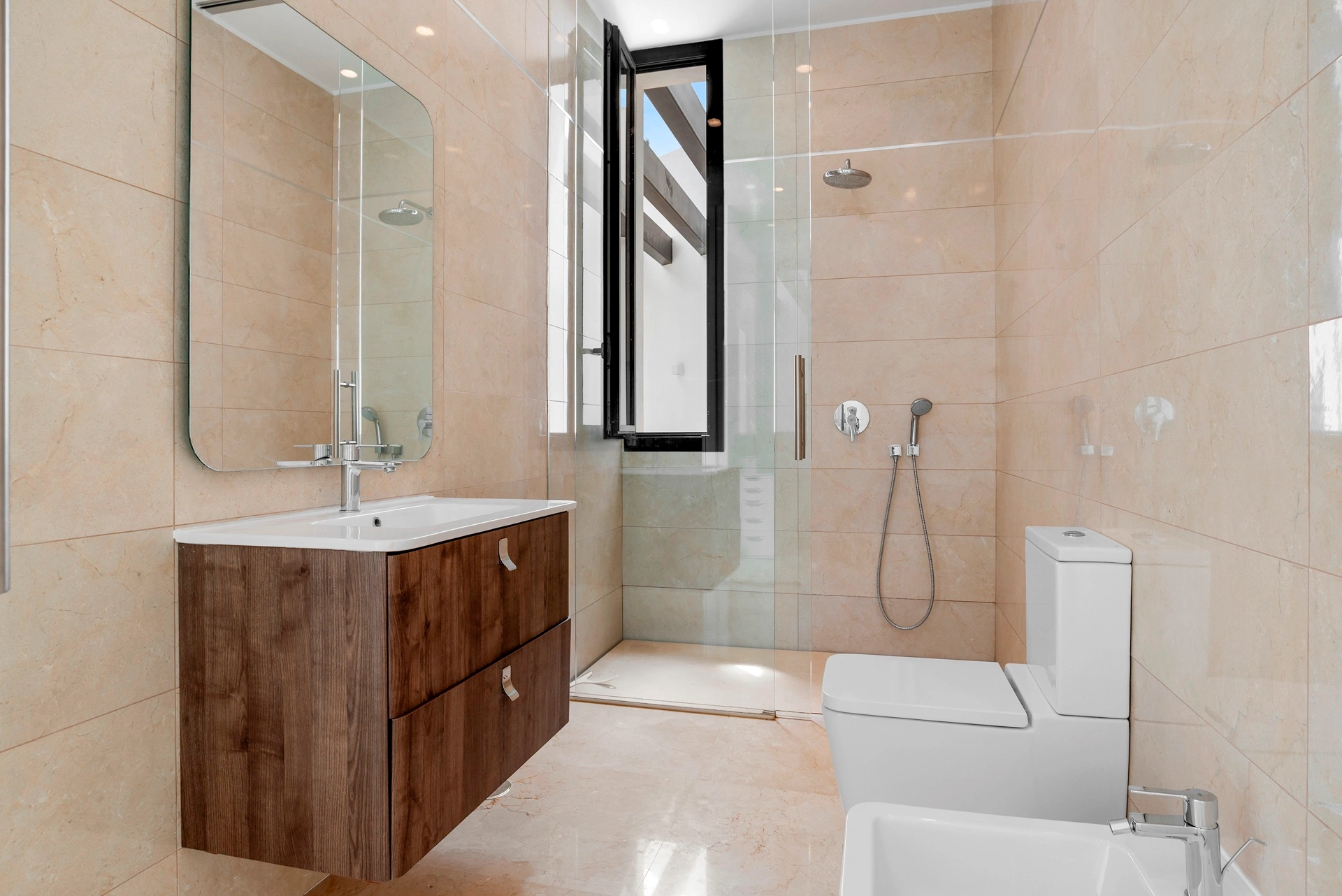 Villa for sale in Benahavis