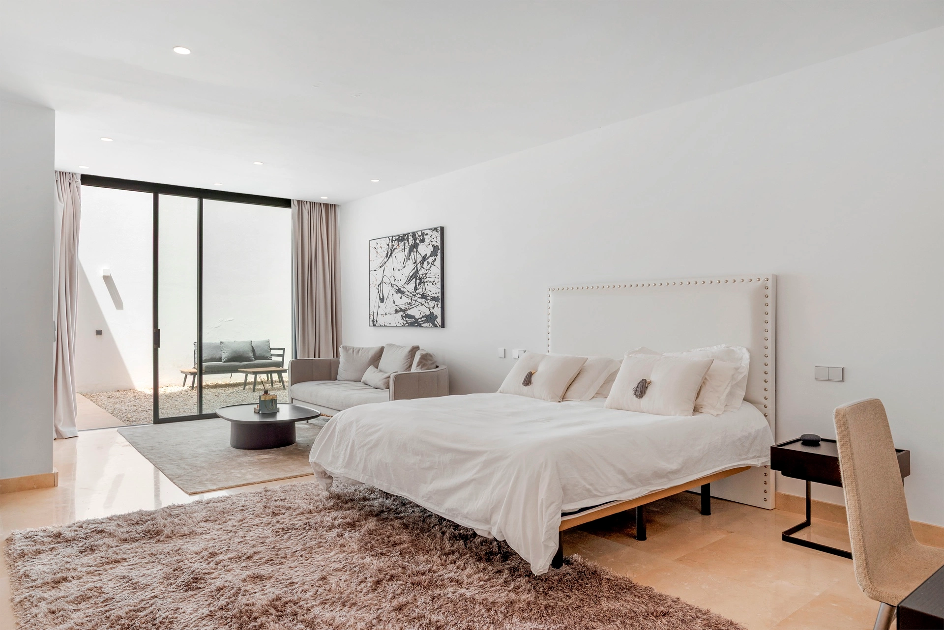Villa for sale in Benahavis