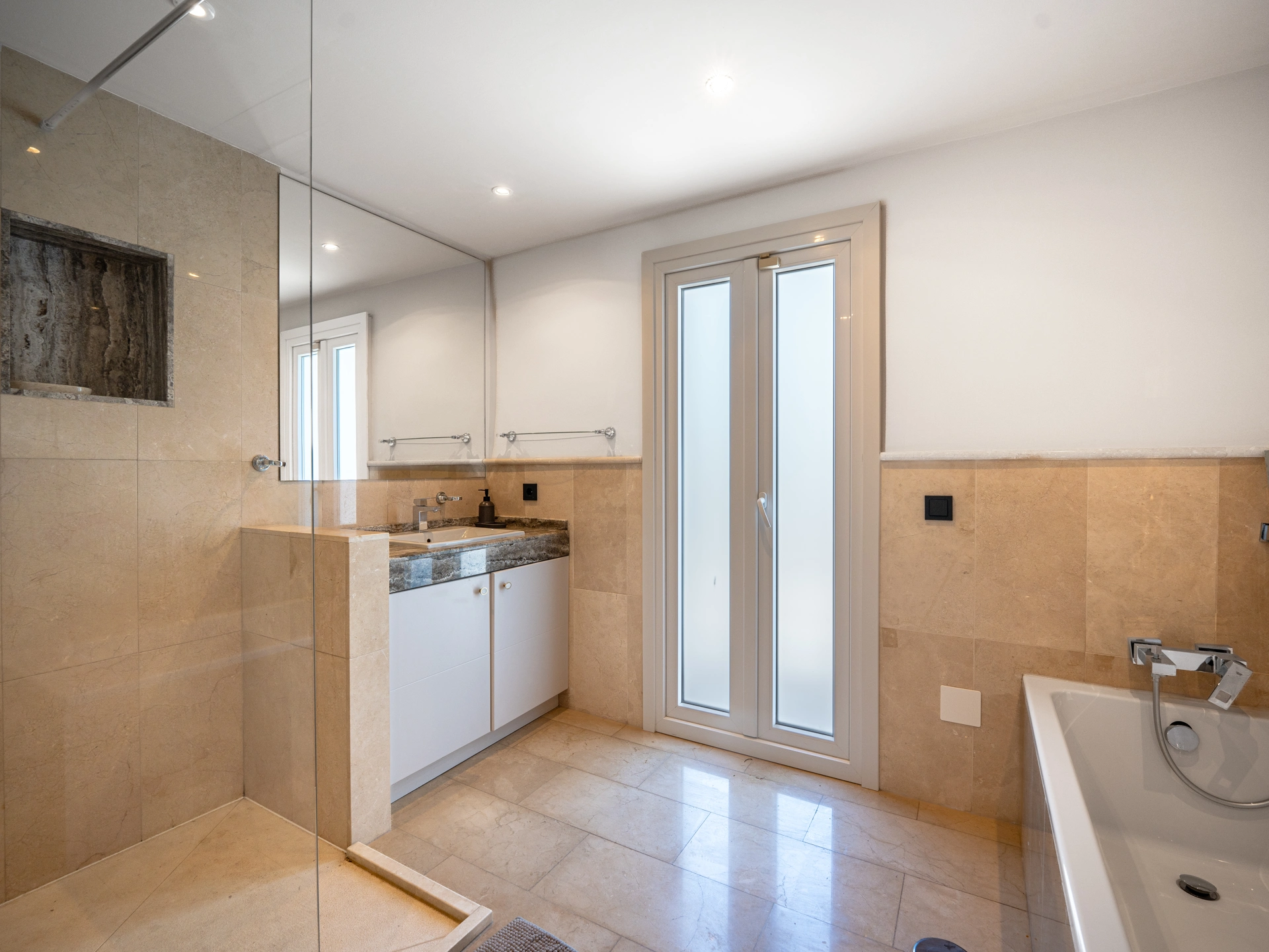 Villa for sale in Nueva Andalucia, Marbella