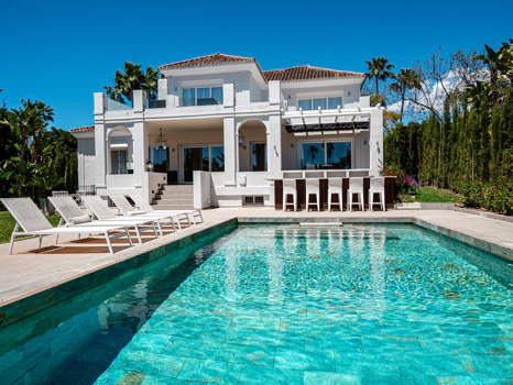 Luxury Six-Bedroom Villa in Nueva Andalucía’s Prestigious Golf Valley