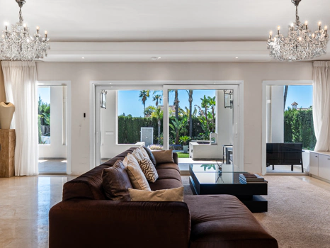 Luxury Six-Bedroom Villa in Nueva Andalucía’s Prestigious Golf Valley