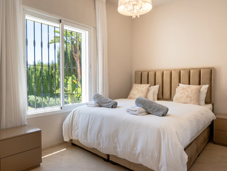 Luxury Six-Bedroom Villa in Nueva Andalucía’s Prestigious Golf Valley