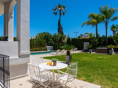 Luxury Six-Bedroom Villa in Nueva Andalucía’s Prestigious Golf Valley