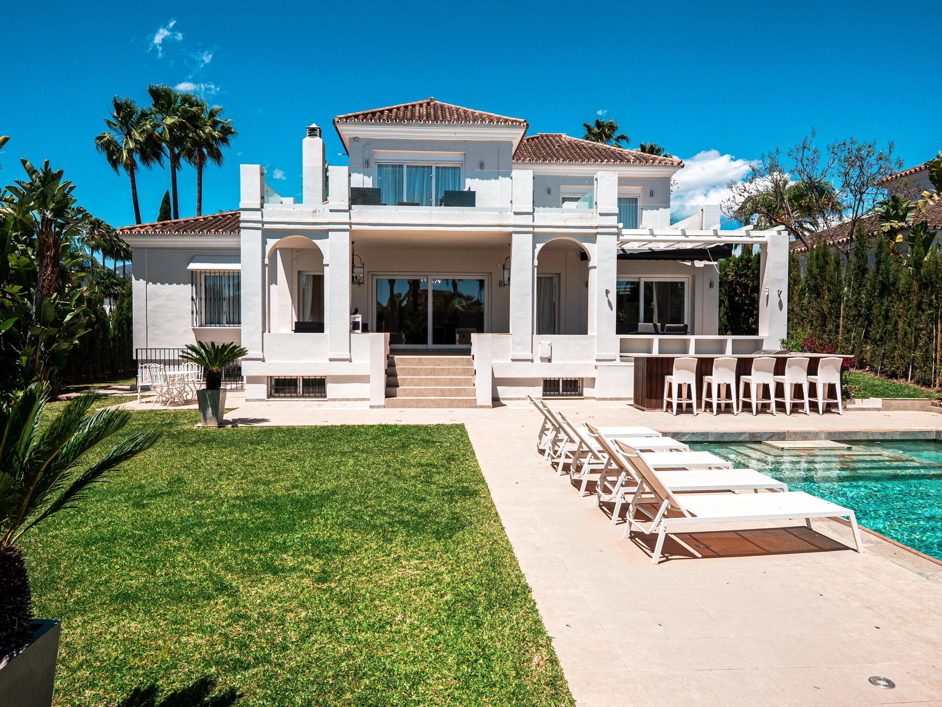 Villa for sale in Nueva Andalucia, Marbella