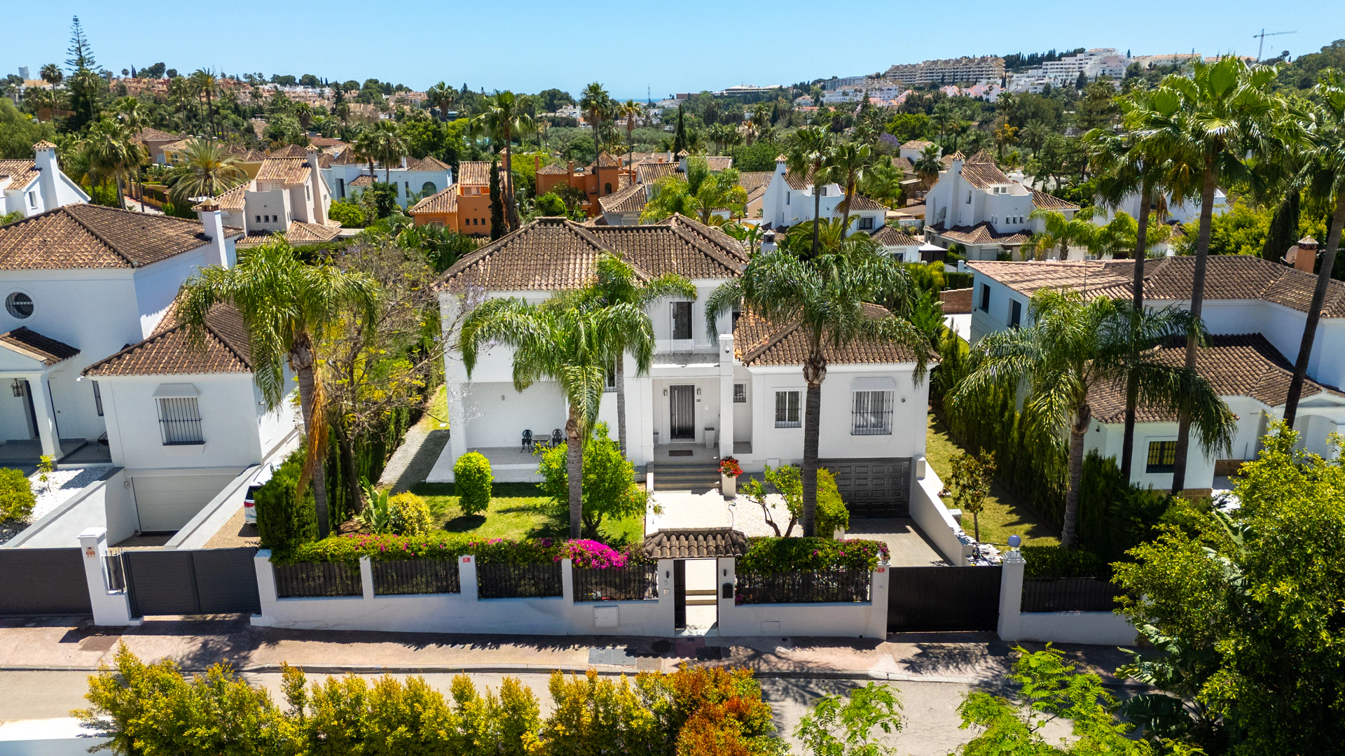 Villa for sale in Nueva Andalucia, Marbella