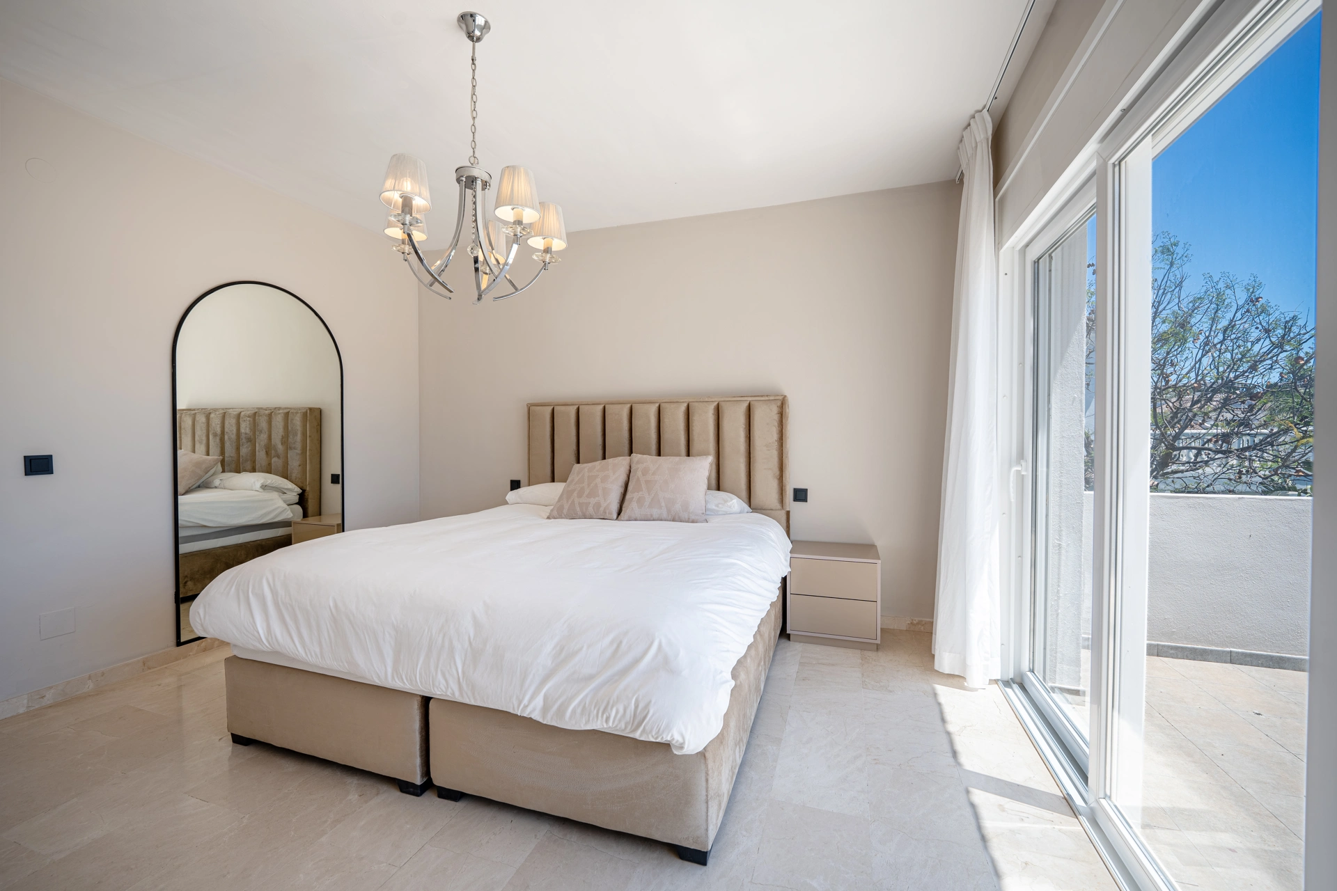 Villa for sale in Nueva Andalucia, Marbella