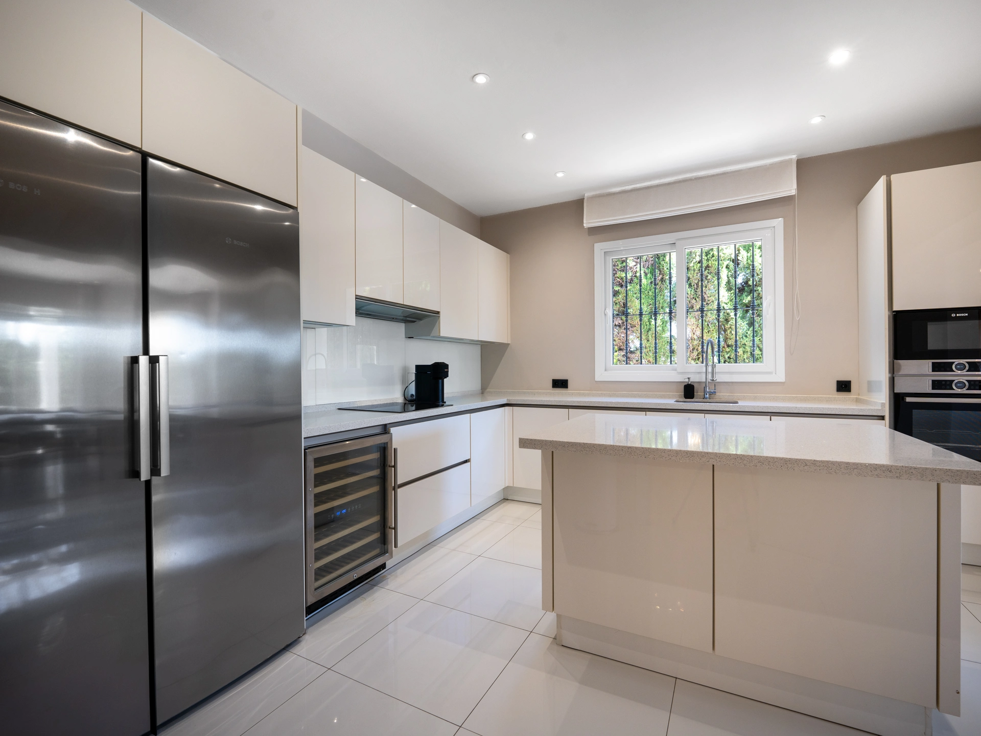 Villa for sale in Nueva Andalucia, Marbella