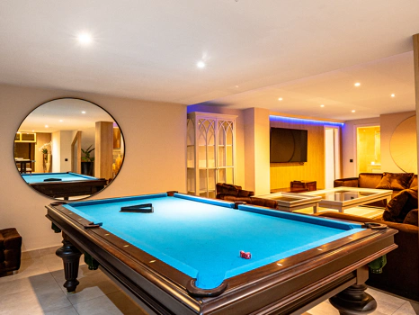 Luxury Six-Bedroom Villa in Nueva Andalucía’s Prestigious Golf Valley