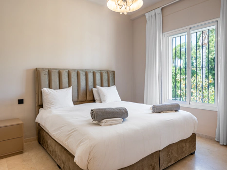 Luxury Six-Bedroom Villa in Nueva Andalucía’s Prestigious Golf Valley