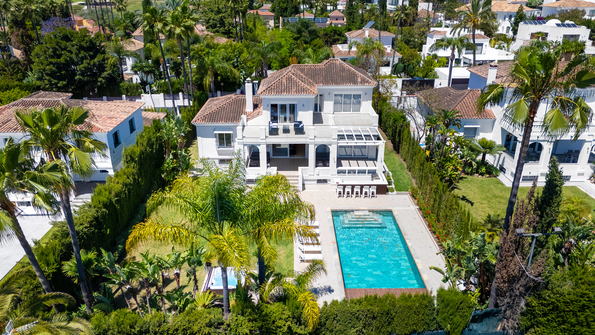 Villa for sale in Nueva Andalucia, Marbella