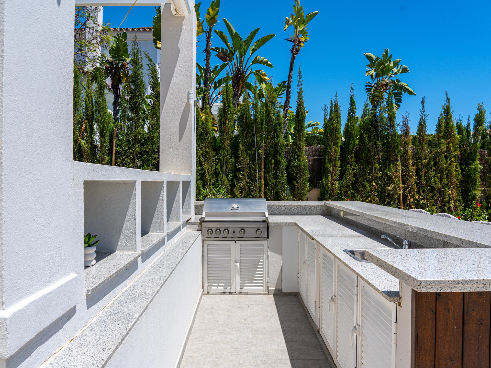 Villa for sale in Nueva Andalucia, Marbella