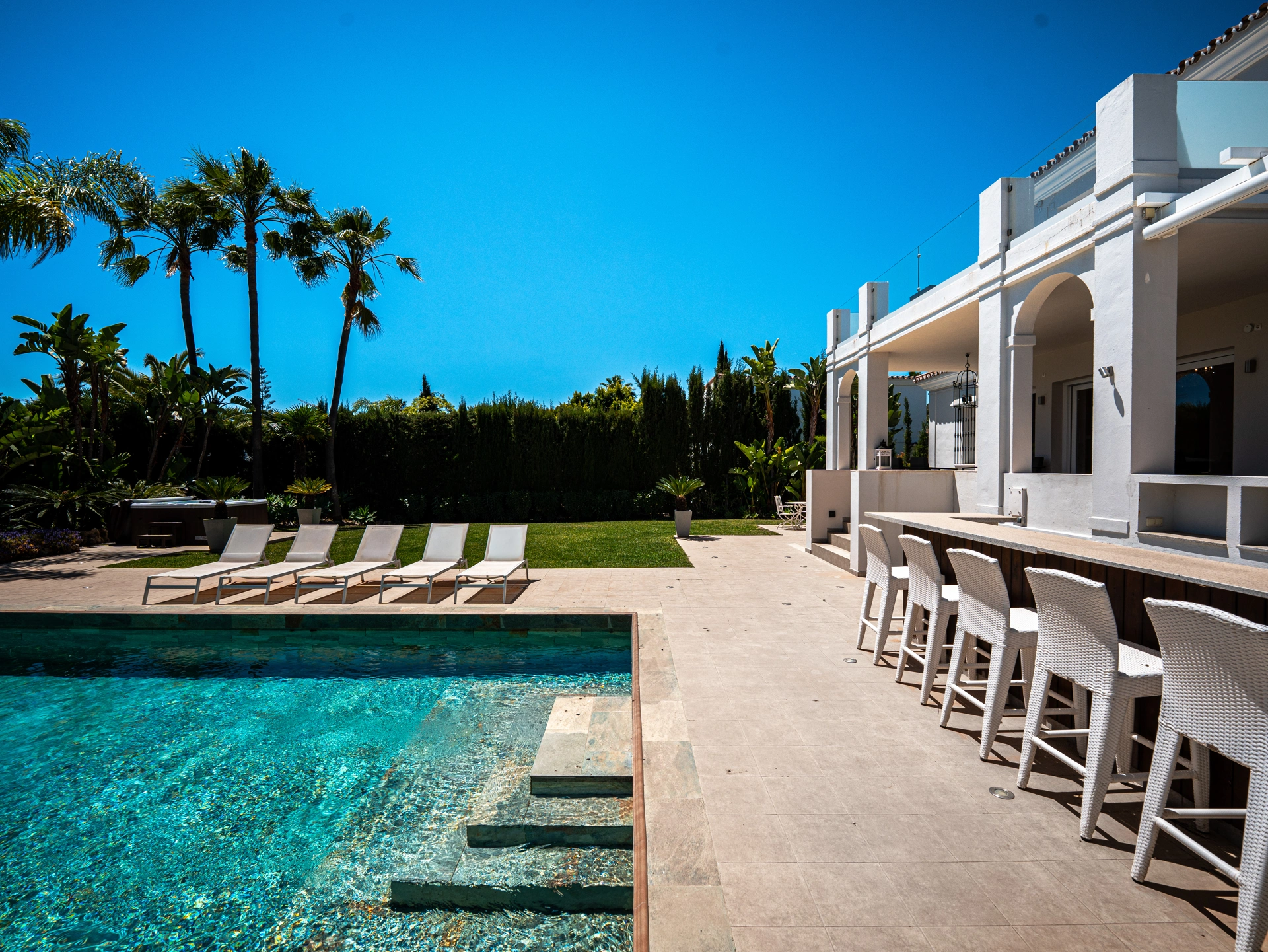 Villa for sale in Nueva Andalucia, Marbella