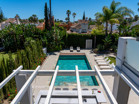 Luxury Six-Bedroom Villa in Nueva Andalucía’s Prestigious Golf Valley