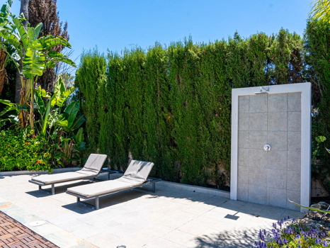 Luxury Six-Bedroom Villa in Nueva Andalucía’s Prestigious Golf Valley