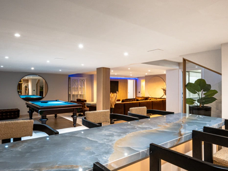 Luxury Six-Bedroom Villa in Nueva Andalucía’s Prestigious Golf Valley