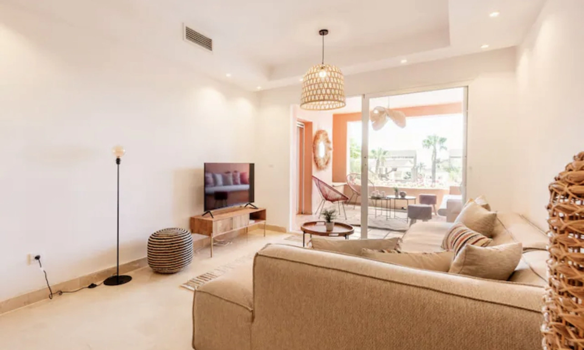 Apartment for sale in Oasis de Marbella, Marbella Golden Mile