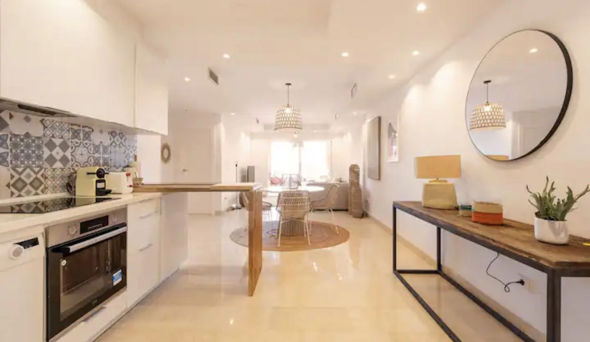 Apartment for sale in Oasis de Marbella, Marbella Golden Mile