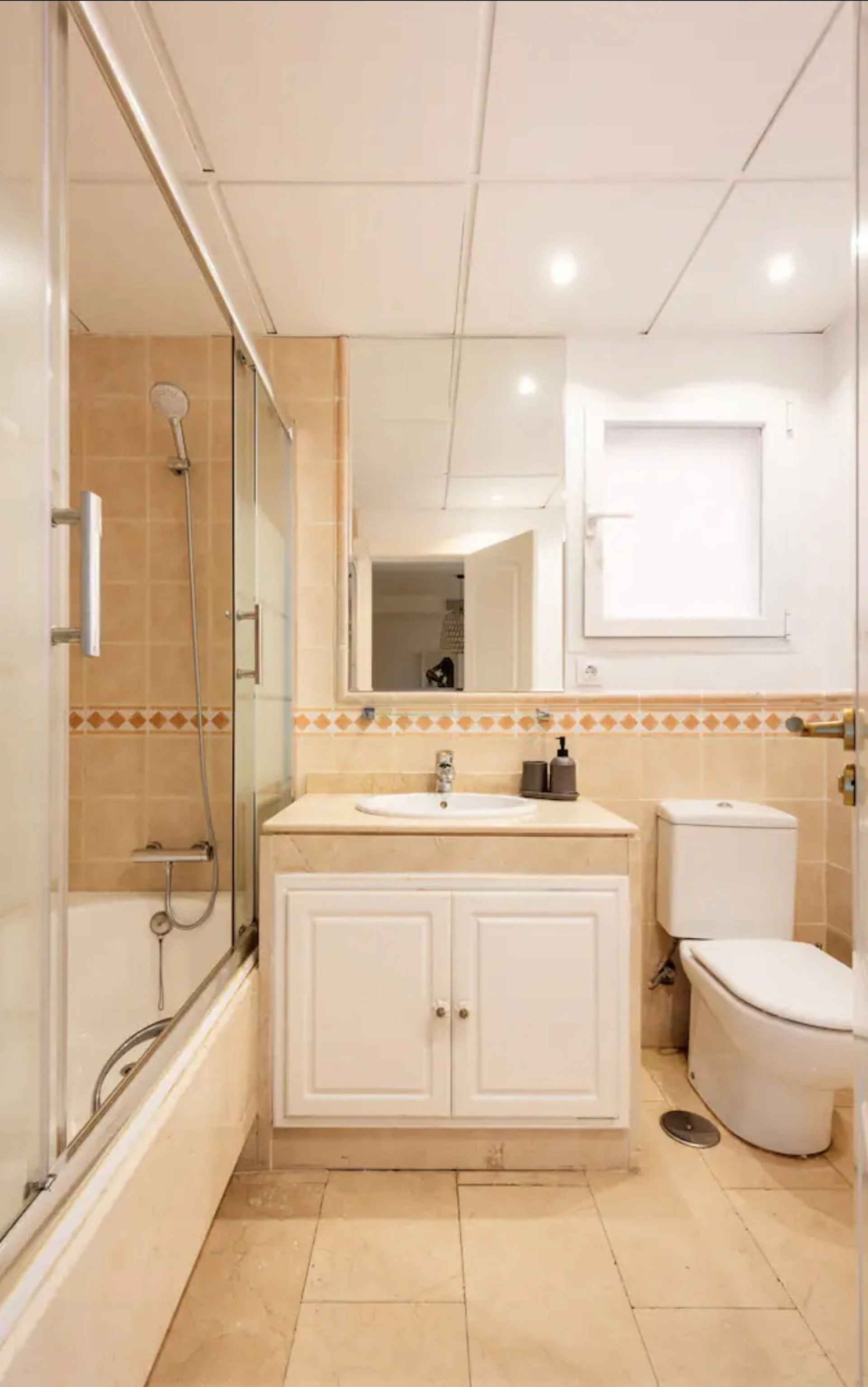 Apartment for sale in Oasis de Marbella, Marbella Golden Mile