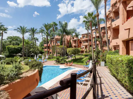 Stylish 2-Bedroom Apartment on Marbella’s Golden Mile with Gym & Underground Parking