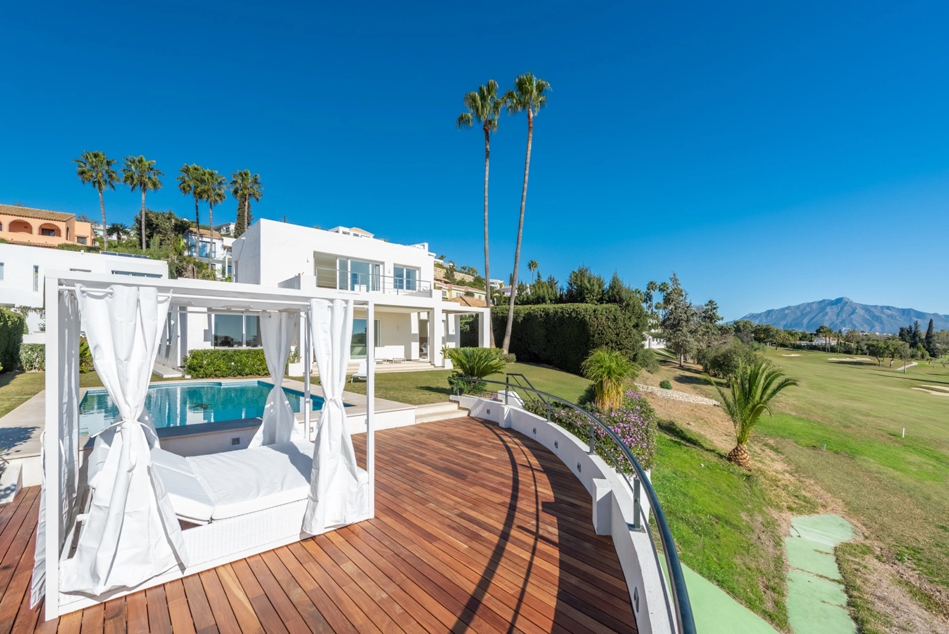 Casa En alquiler en El Paraiso, Estepona Este