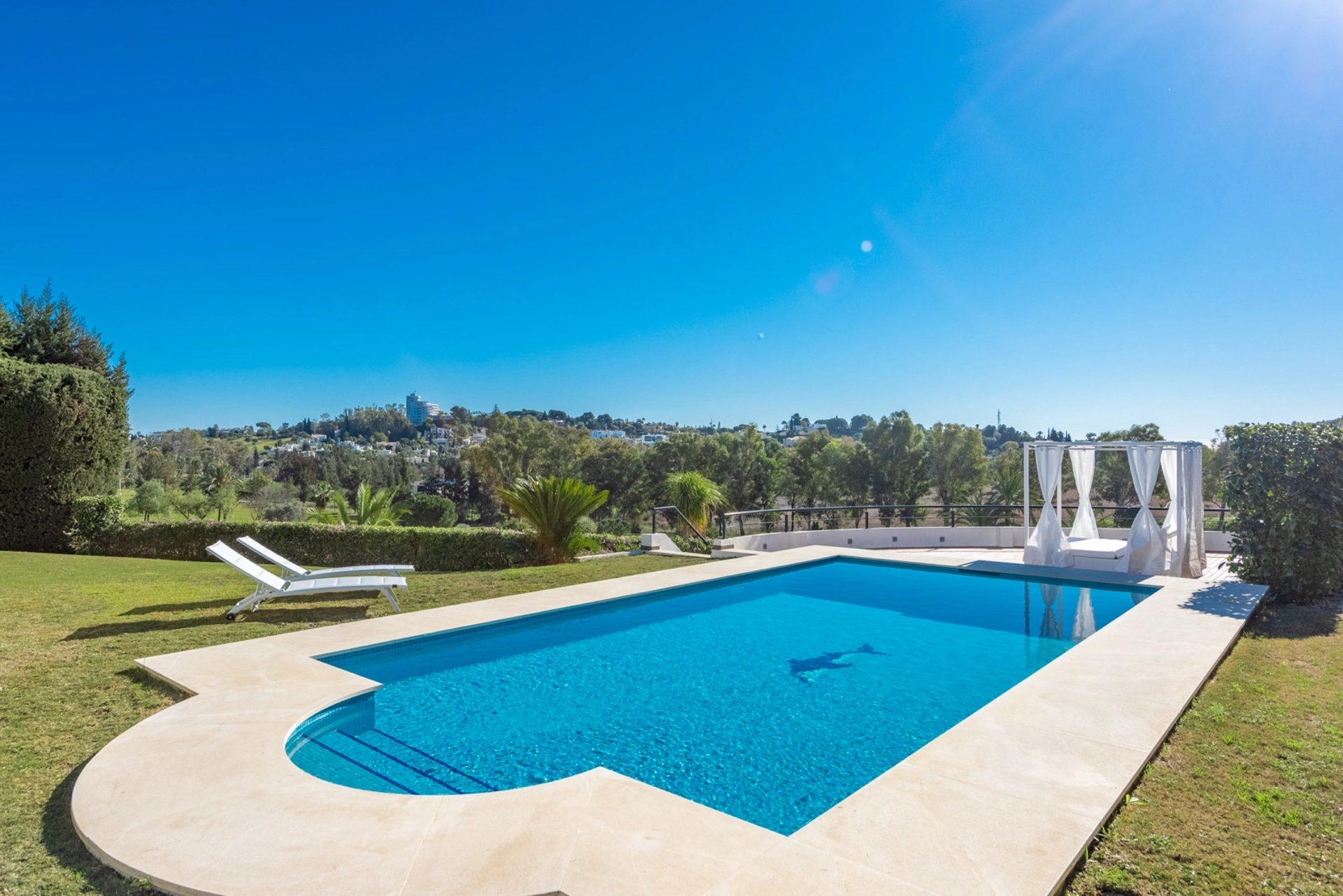 Casa En alquiler en El Paraiso, Estepona Este